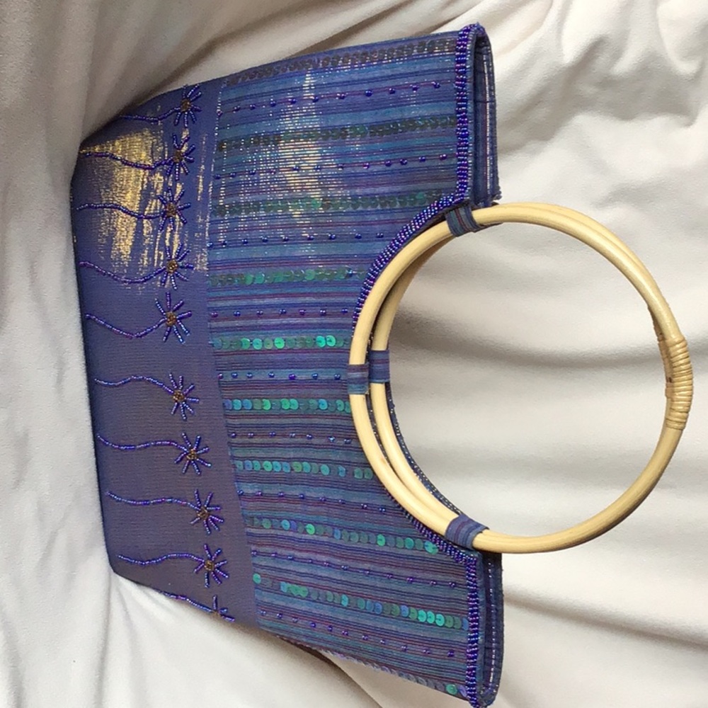 Chic sequined hand bag. NWOT